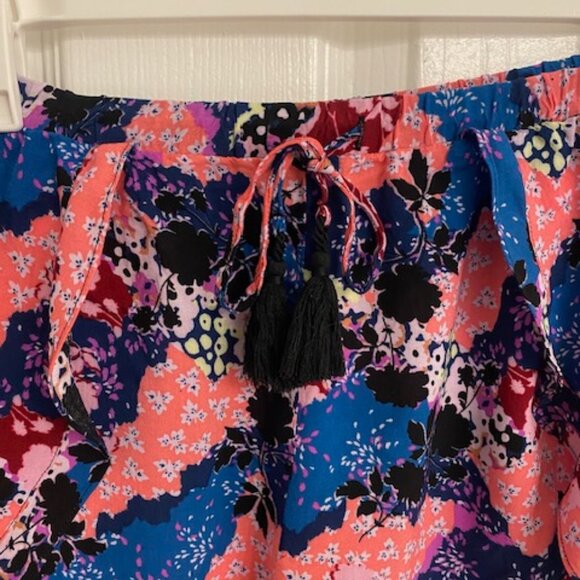 Victoria Secret Lightweight Bikini cover up/ sleep shorts Size M - Picture 2 of 6